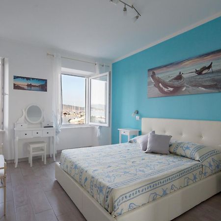 Fezzano / Portovenere Stilish Double Rooms With Sea View, Balcony Or Small Courtyard Exterior foto